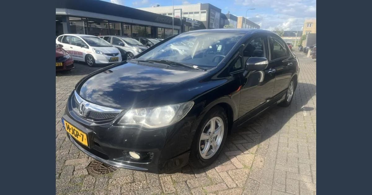 Honda Civic (2009) — foto 1