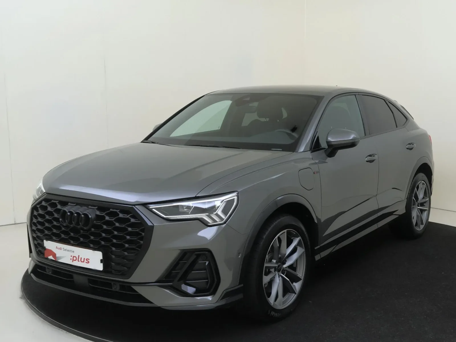 Audi Q3 Sportback (2024) — foto 1
