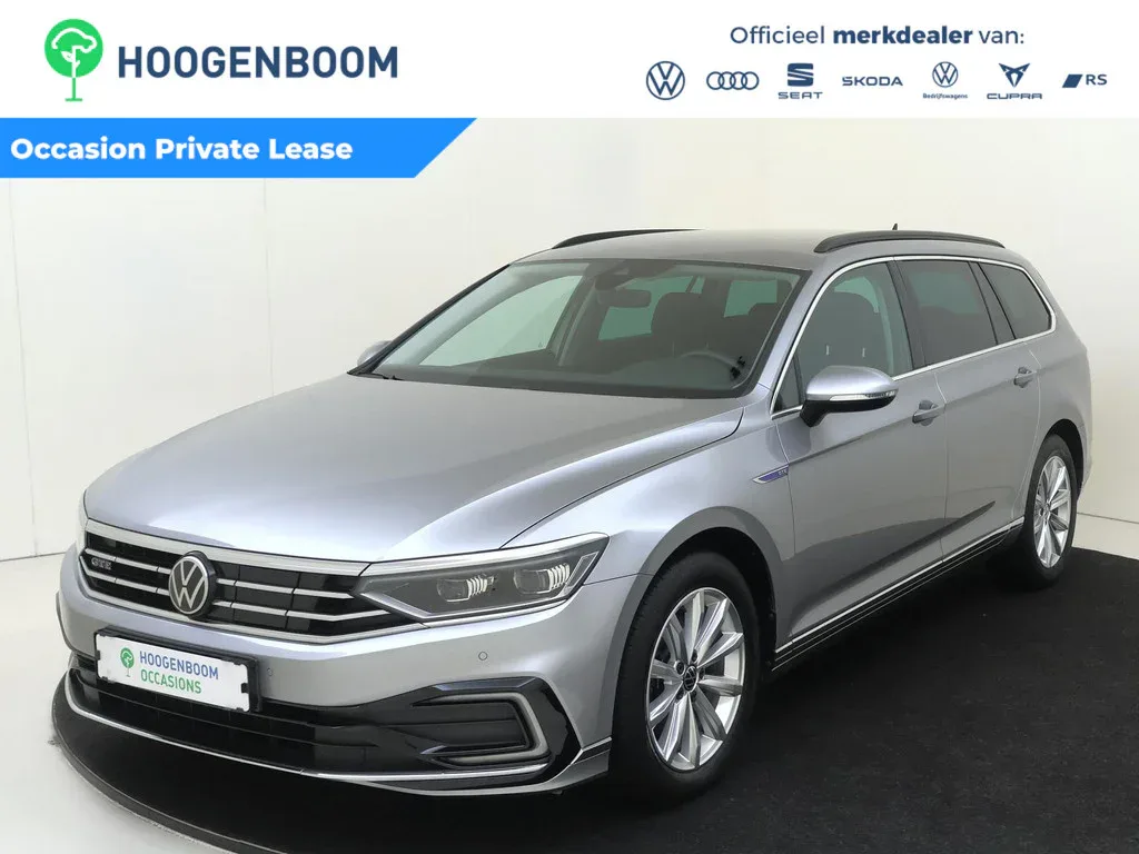 Volkswagen Passat (2023) — foto 1