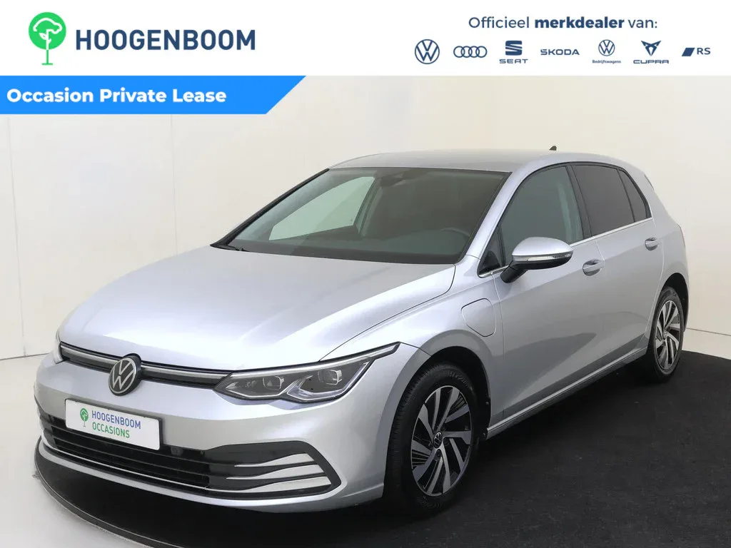 Volkswagen Golf (2024) — foto 1