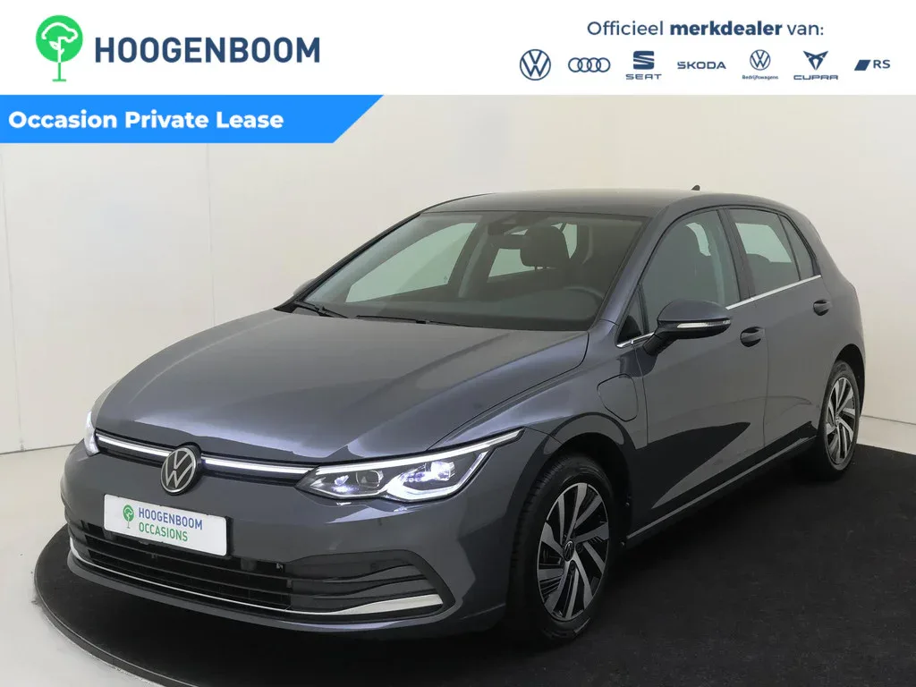Volkswagen Golf (2024) — foto 1