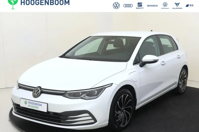 Volkswagen Golf (2023)