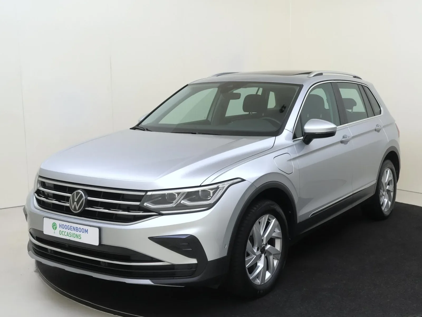 Volkswagen Tiguan (2022) — foto 1