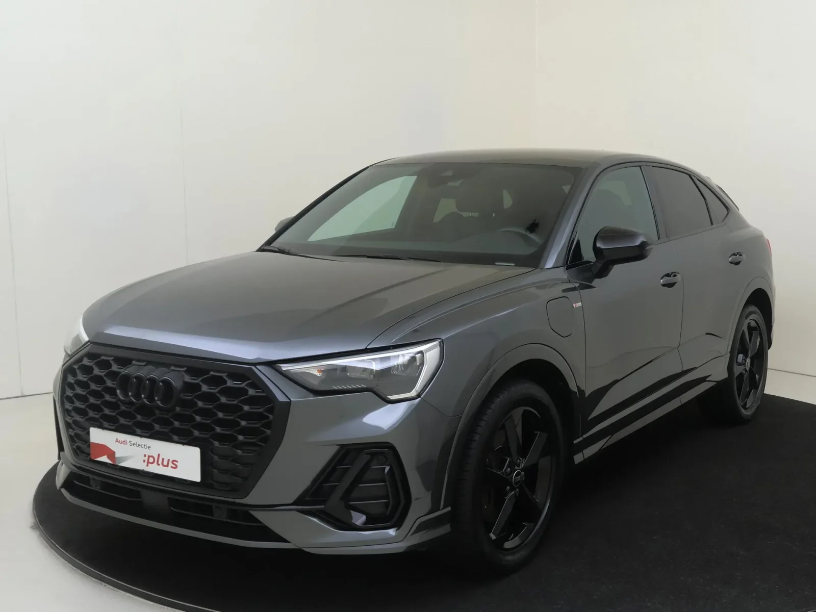 Audi Q3 Sportback (2023) — foto 1