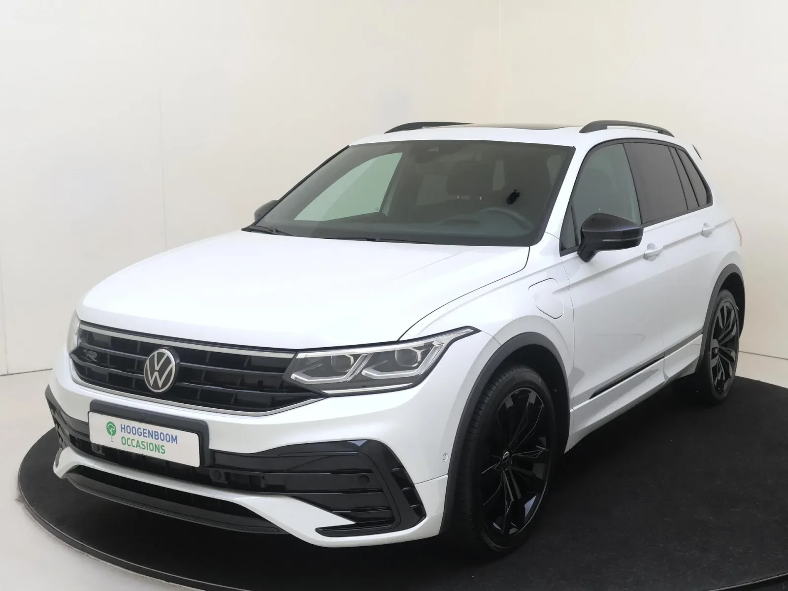 Volkswagen Tiguan (2022) — foto 1