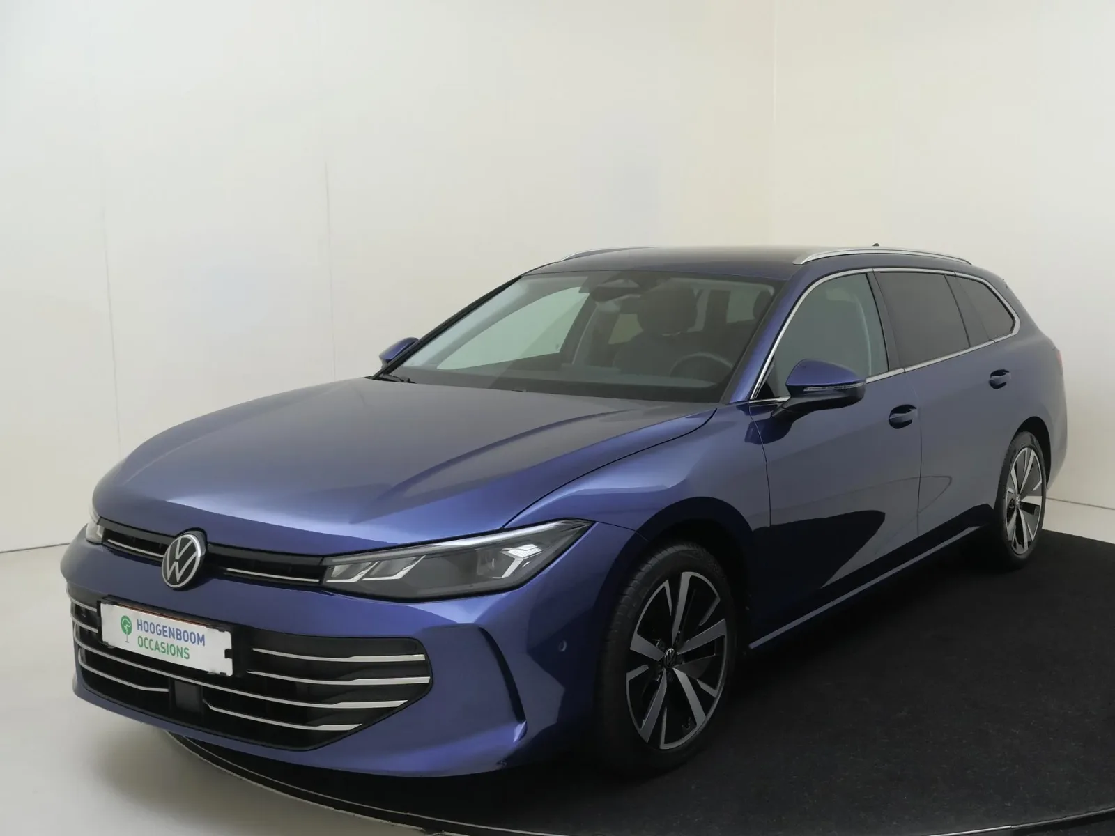 Volkswagen Passat (2025) — foto 1