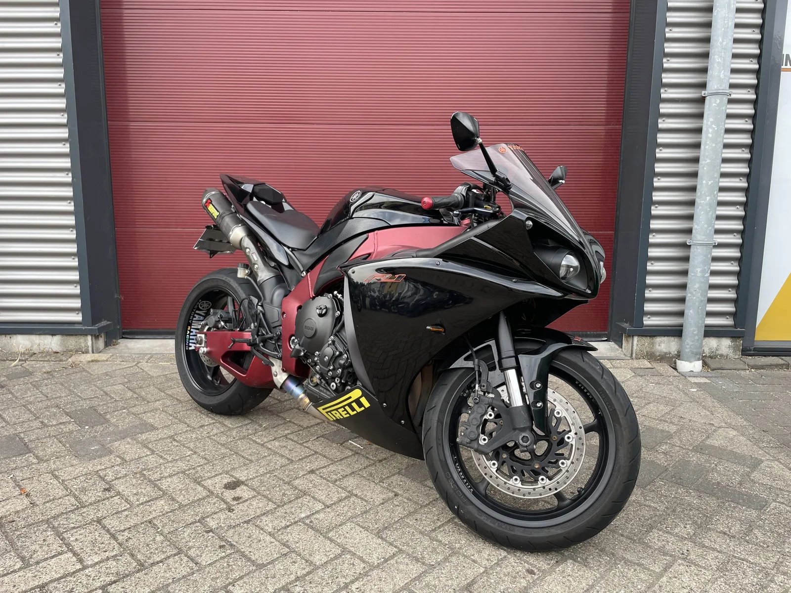 Yamaha YZF-R1 (0) — foto 1