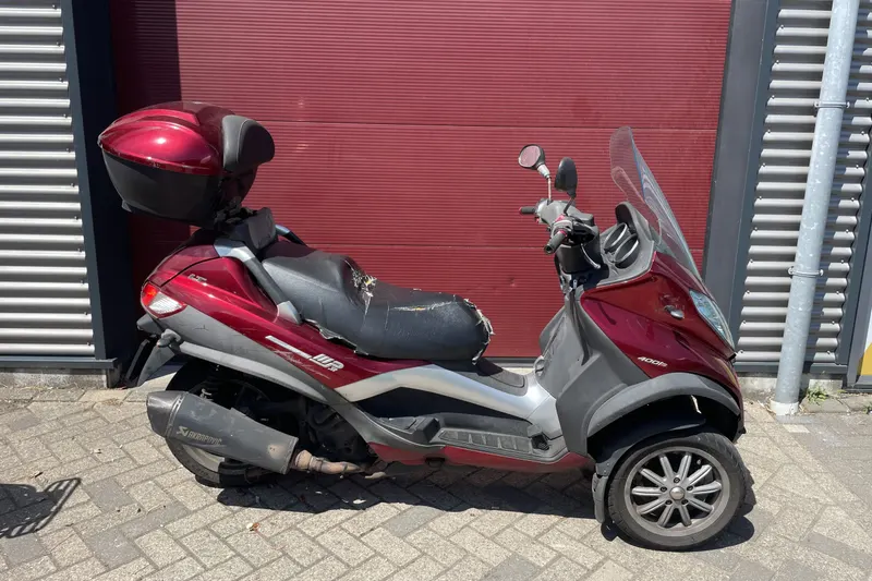 Piaggio MP3 400 (2010)