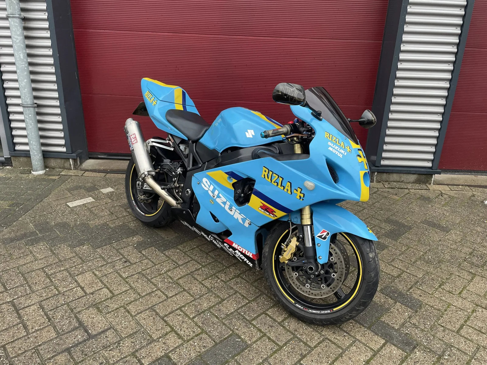 Suzuki GSX-R750 (2005) — foto 1