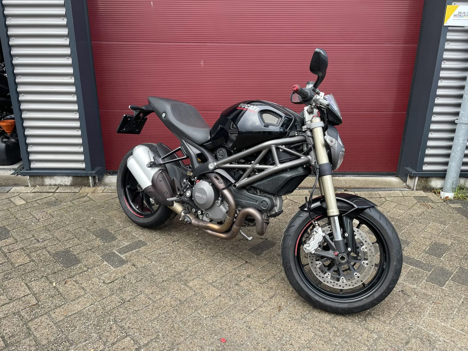 Ducati Monster 1100 (2011) — foto 1