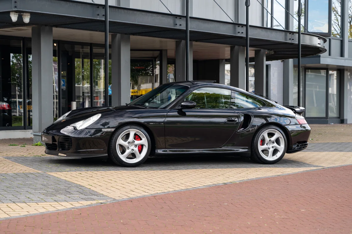 Porsche 911 (2002) — foto 1