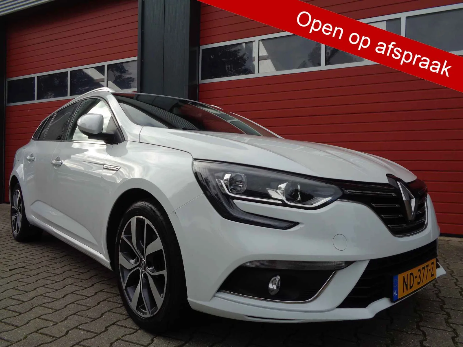 Renault Mégane (2017) — foto 1