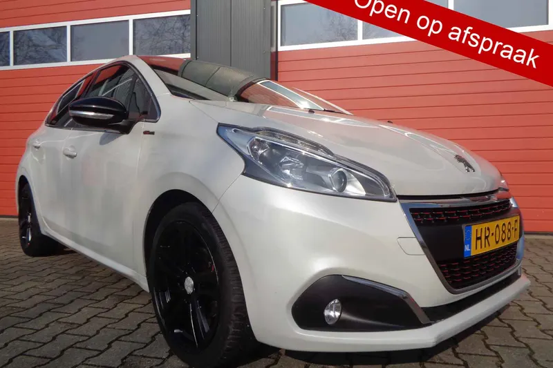Peugeot 208 (2015)