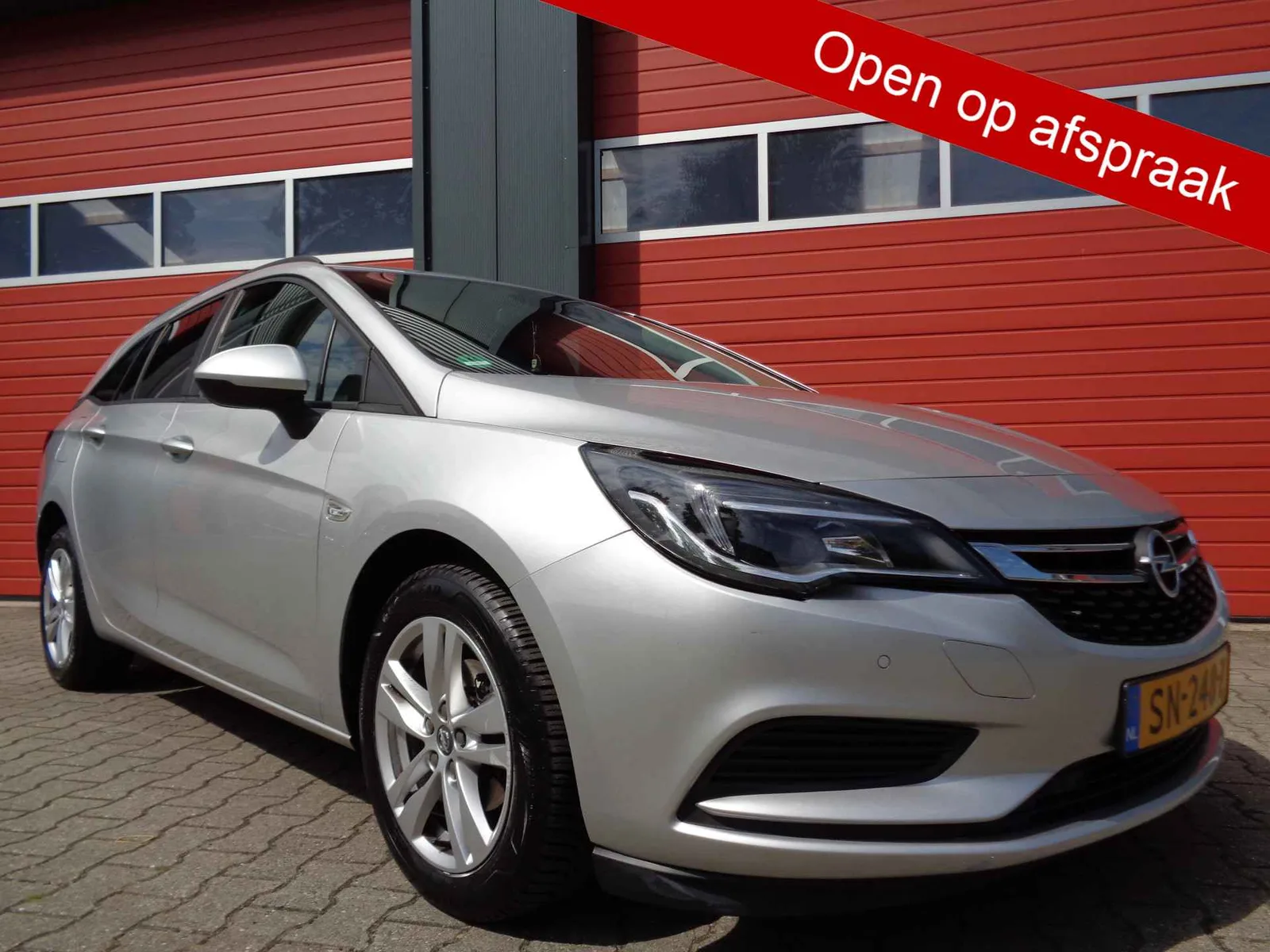 Opel Astra (2018) — foto 1