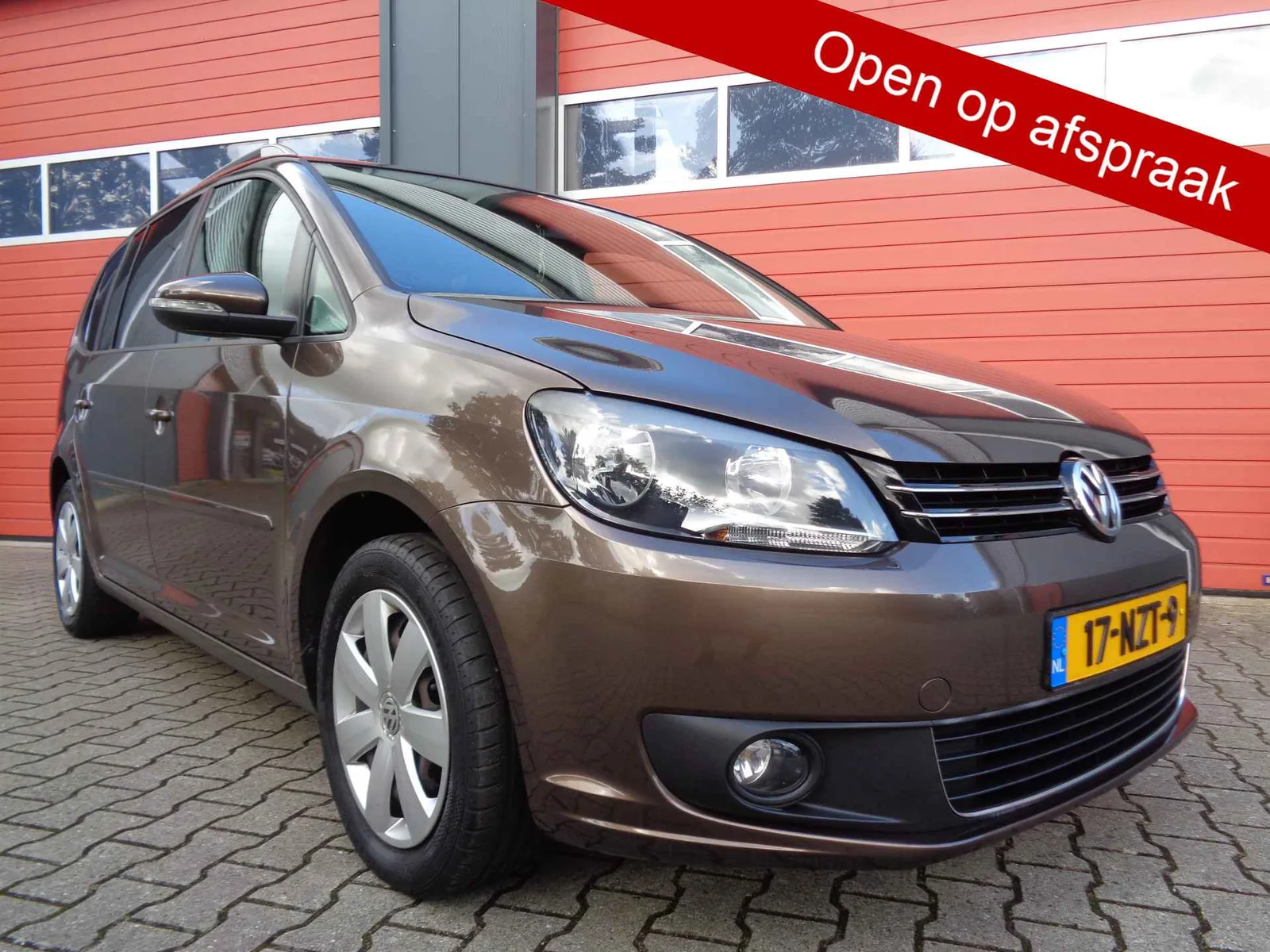 Volkswagen Touran (2011) — foto 1
