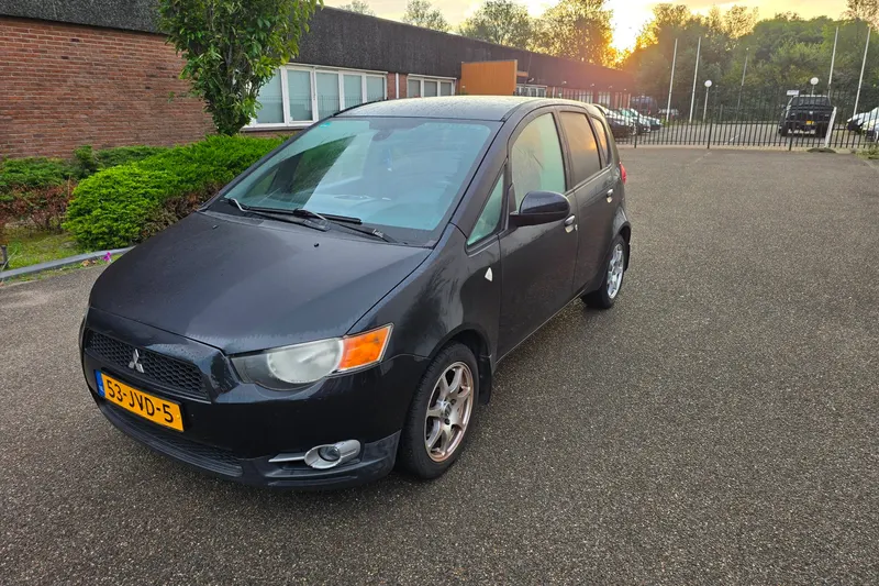 Mitsubishi Colt (2009)