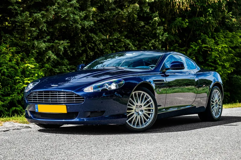 Aston Martin DB9 (2010)