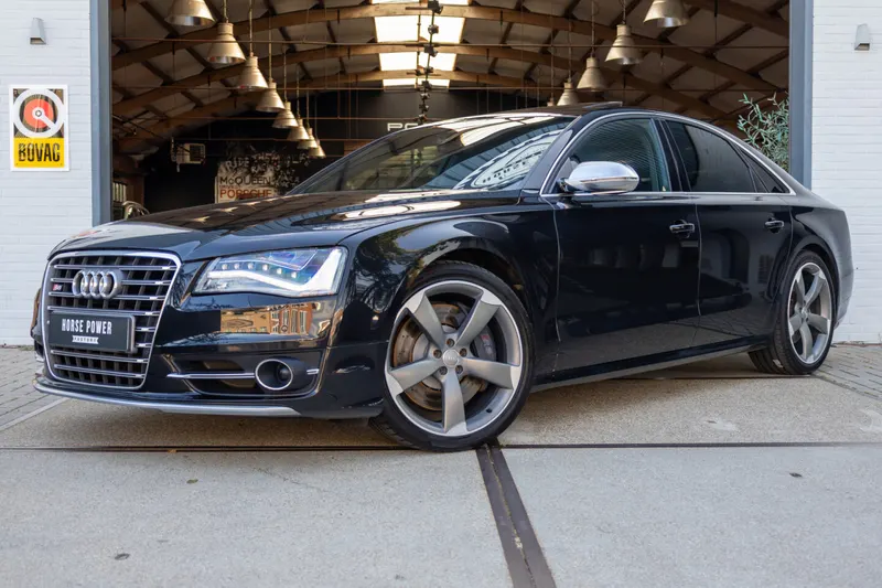 Audi S8 (2012)
