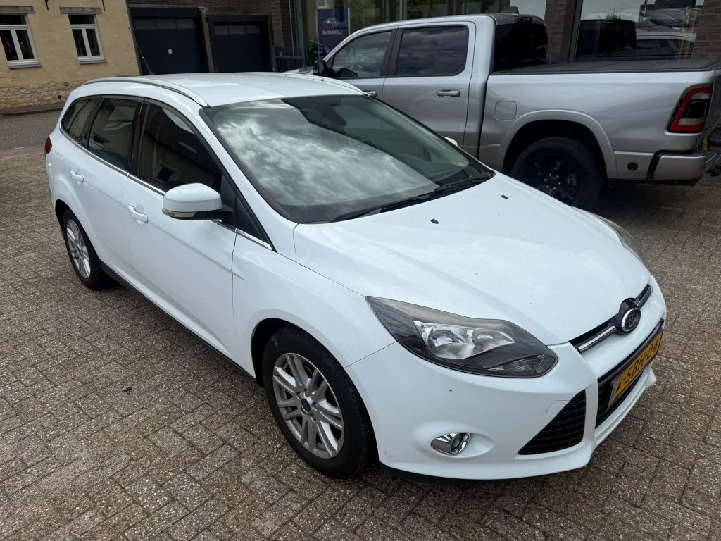 Ford Focus (2013) — foto 1