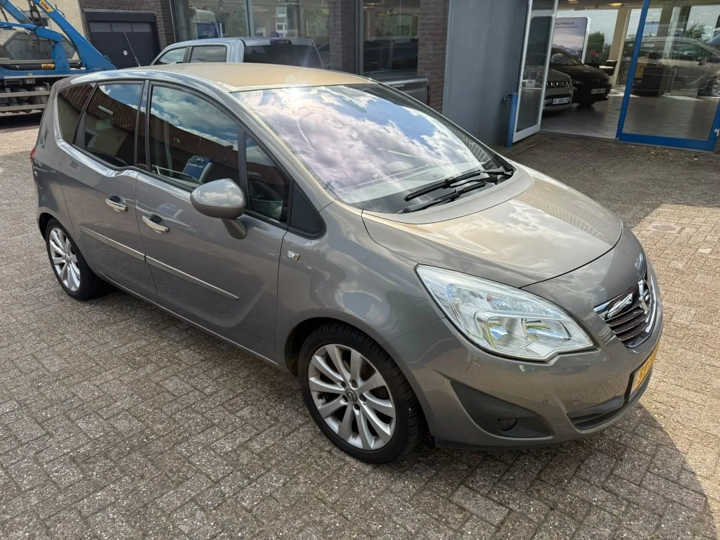 Opel Meriva (2011) — foto 1
