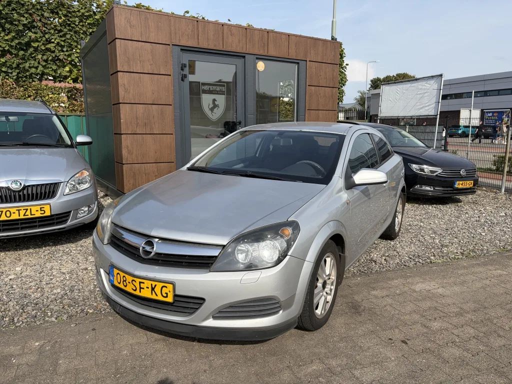 Opel Astra (2005) — foto 1
