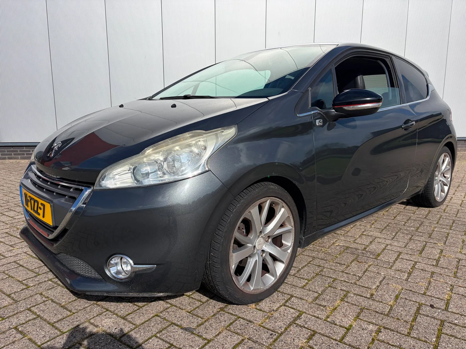 Peugeot 208 (2012) — foto 1