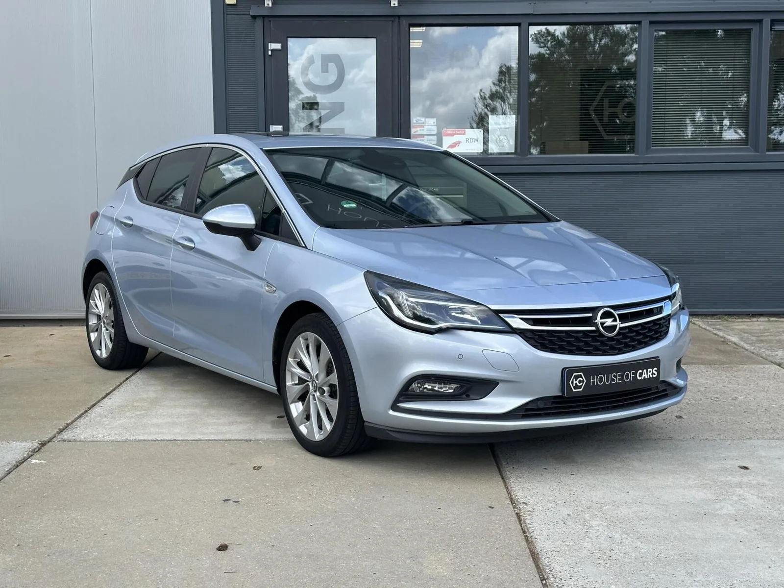 Opel Astra (2016) — foto 1