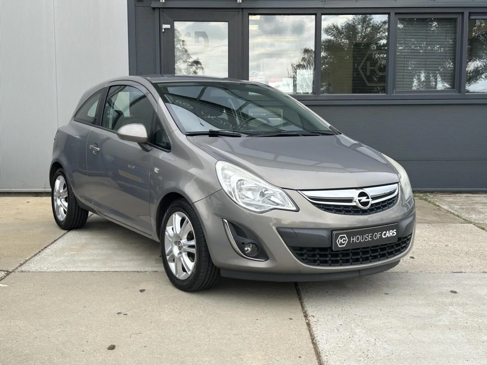 Opel Corsa (2011) — foto 1