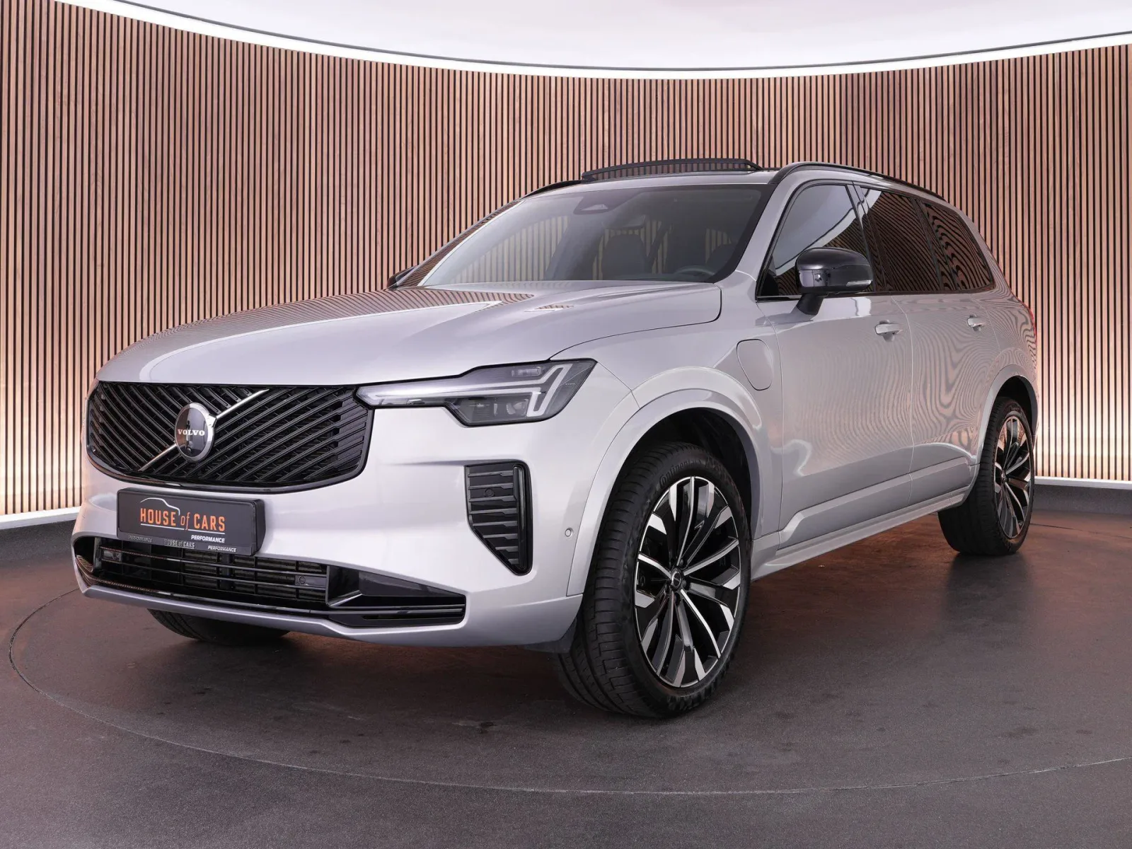 Volvo XC90 (2024) — foto 1