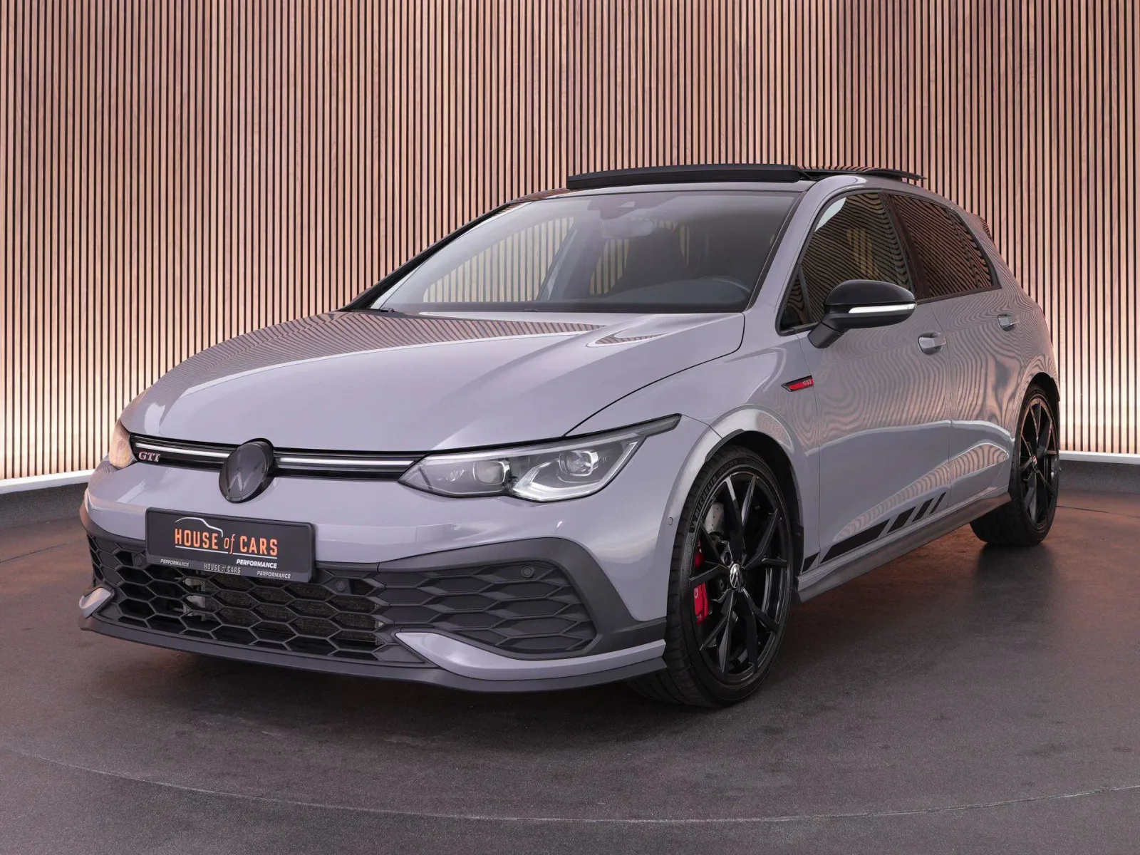 Volkswagen Golf (2021) — foto 1