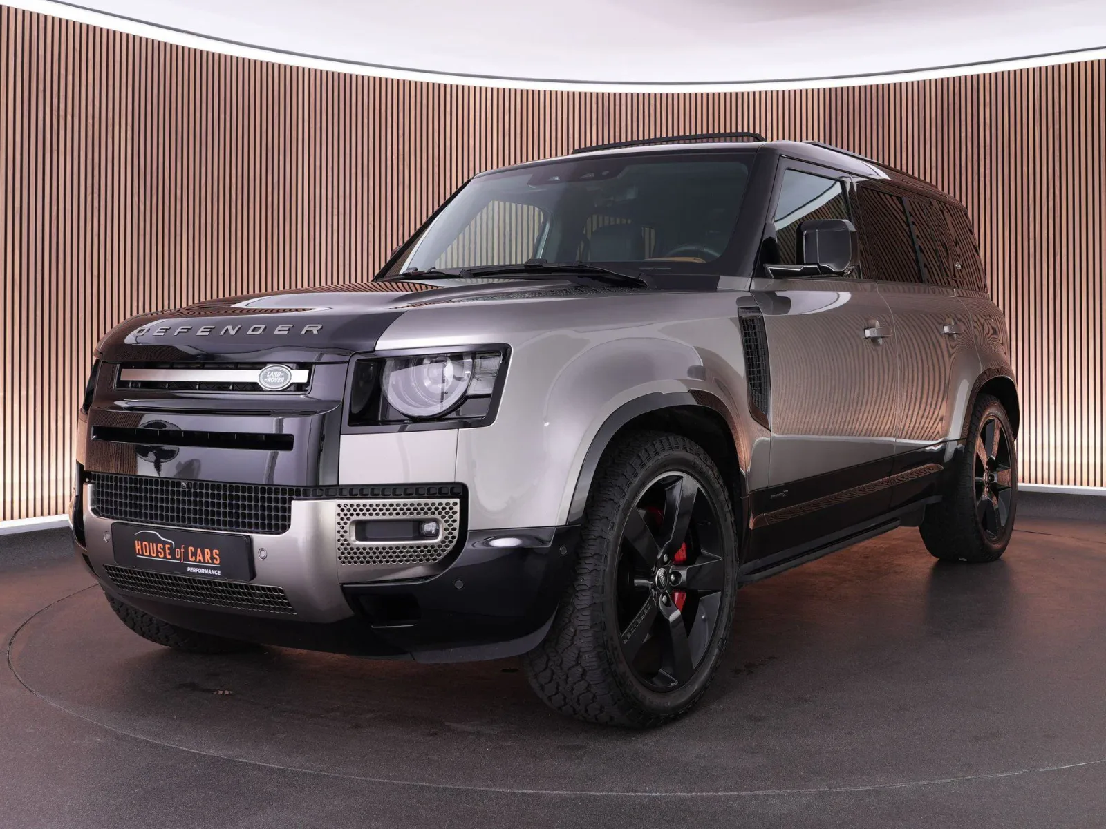 Land Rover Defender (2024) — foto 1