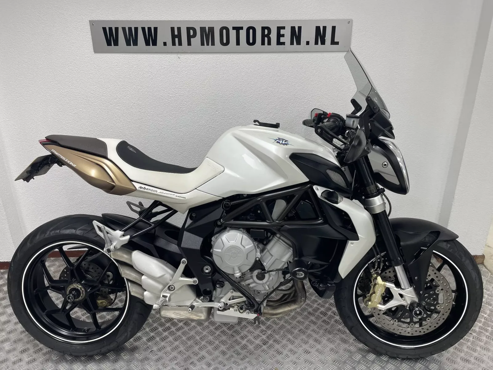 MV Agusta Brutale 675 (2014) — foto 1