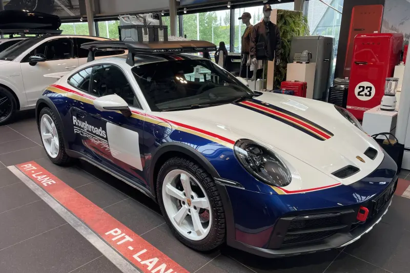 Porsche 911 (2023)