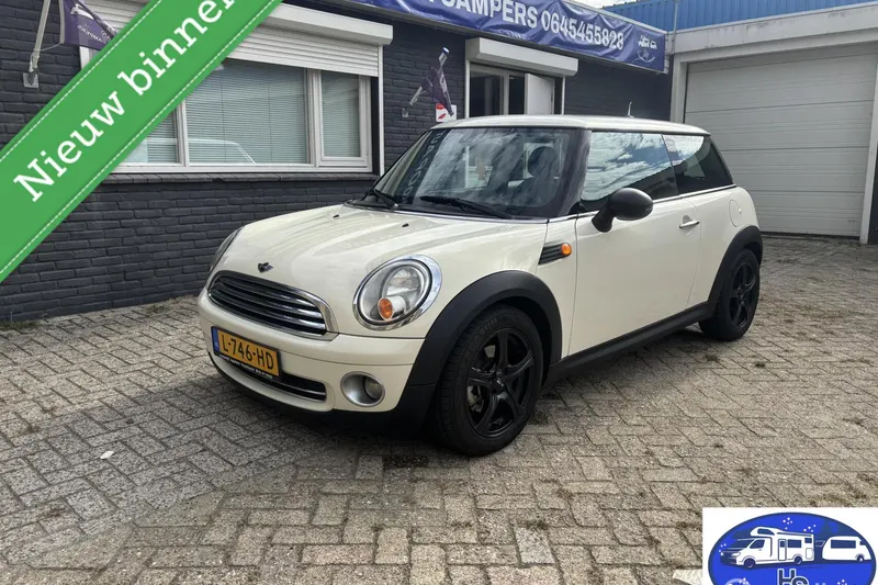 MINI One (2010)