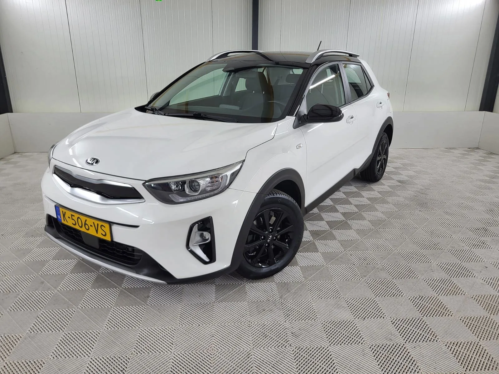 Kia Stonic (2021) — foto 1