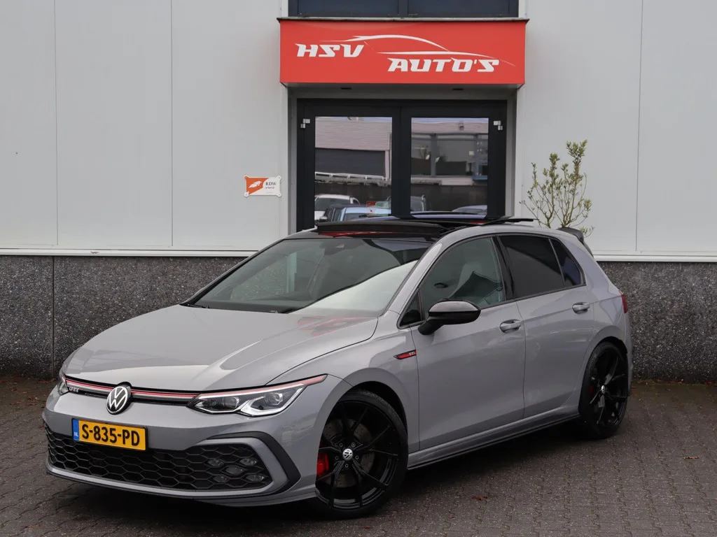 Volkswagen Golf (2020) — foto 1