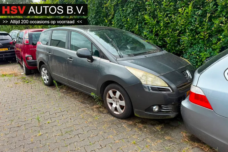 Peugeot 5008 (2010)