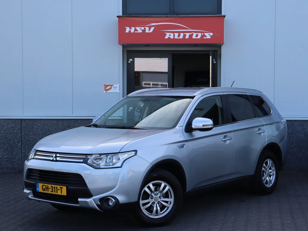 Mitsubishi Outlander (2015) — foto 1