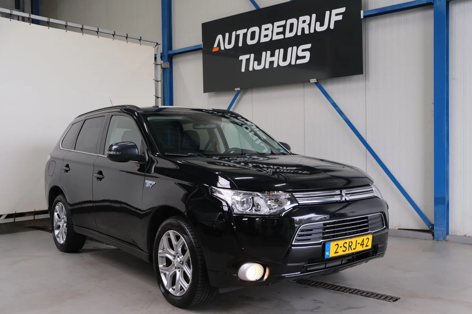 Mitsubishi Outlander (2013) — foto 1