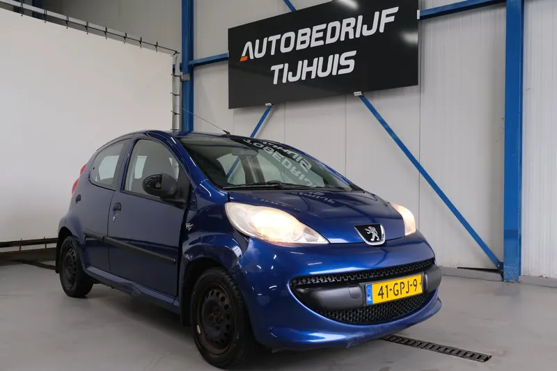 Peugeot 107 (2008)
