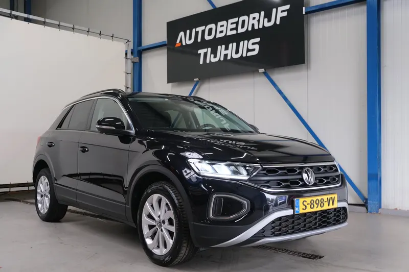 Volkswagen T-Roc (2023)