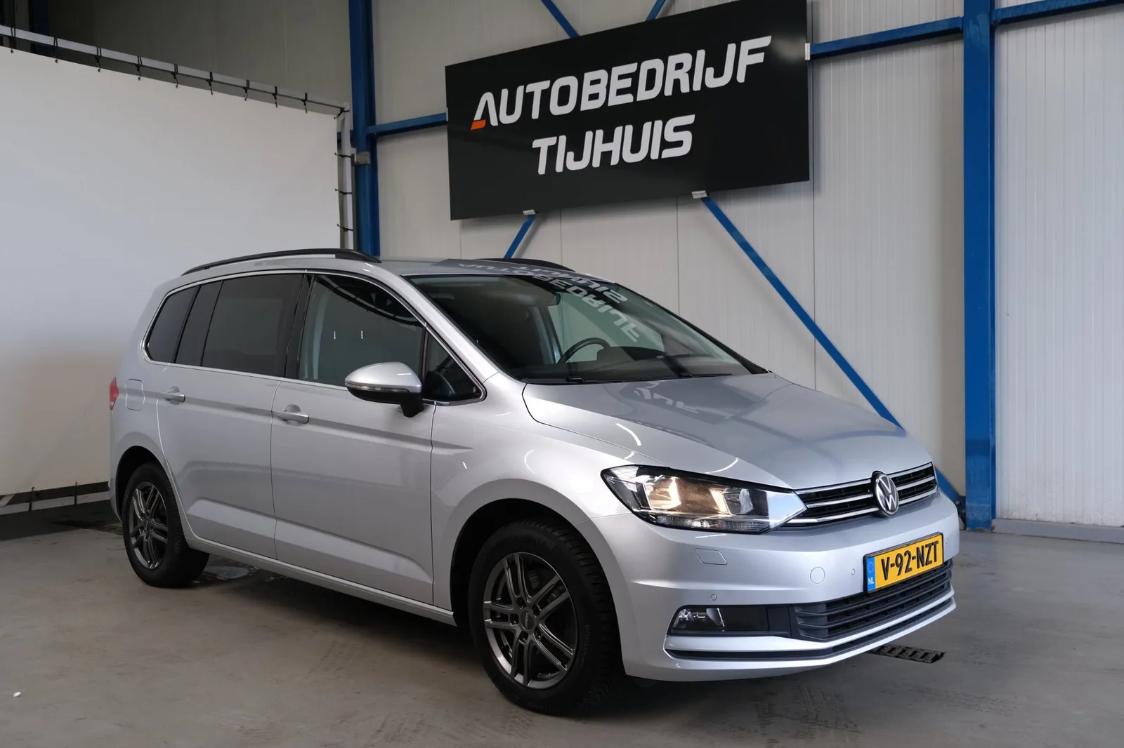 Volkswagen Touran (2021) — foto 1