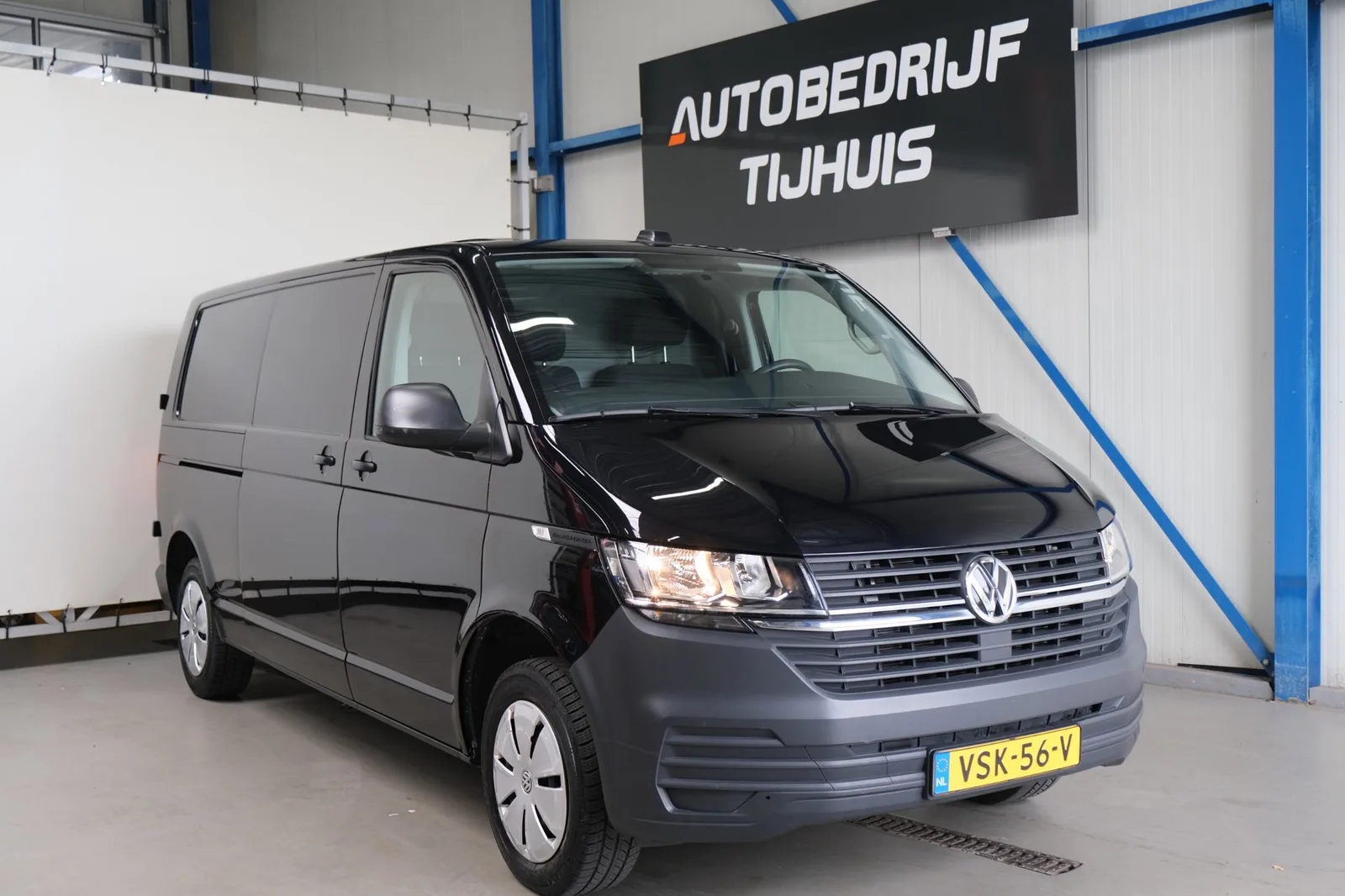 Volkswagen Transporter (2022) — foto 1