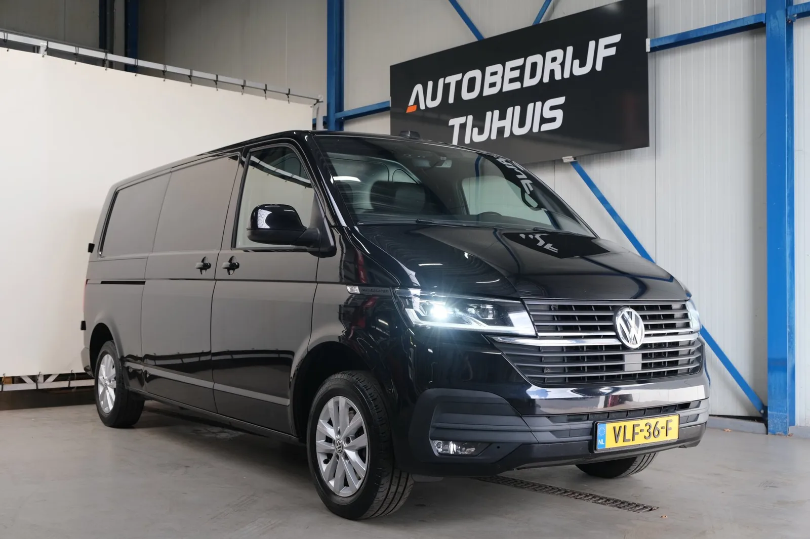 Volkswagen Transporter (2021) — foto 1