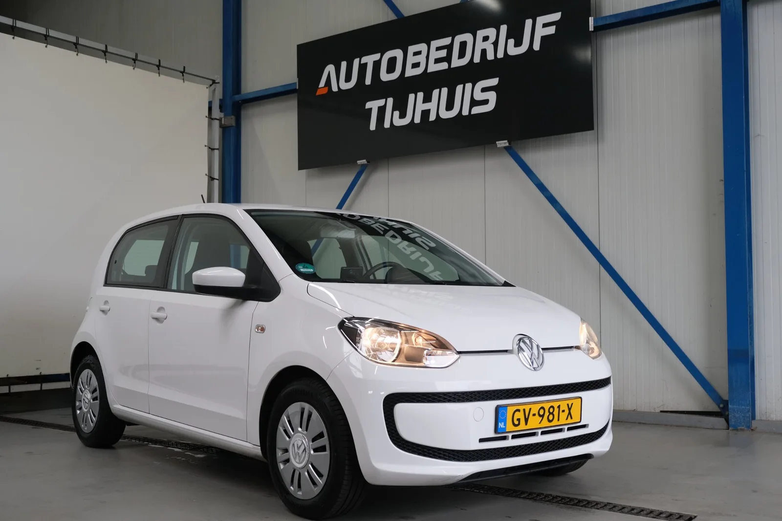 Volkswagen Up! (2015) — foto 1