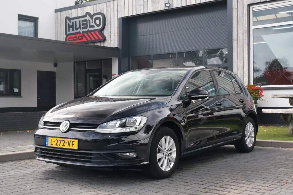Volkswagen Golf (2019) — foto 1