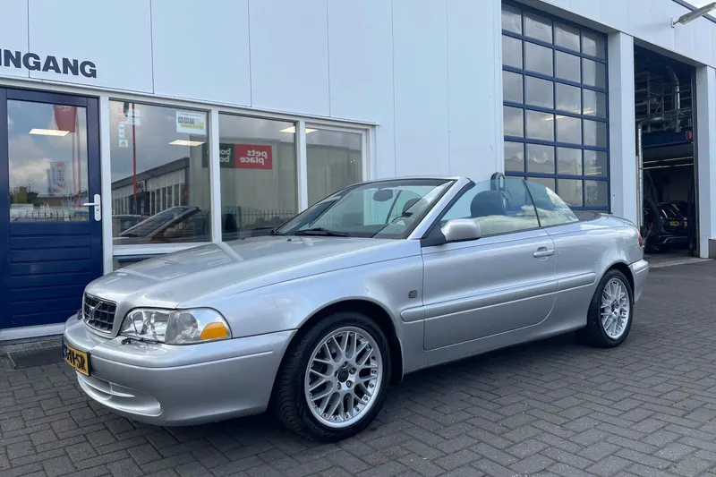 Volvo C70 (2003)