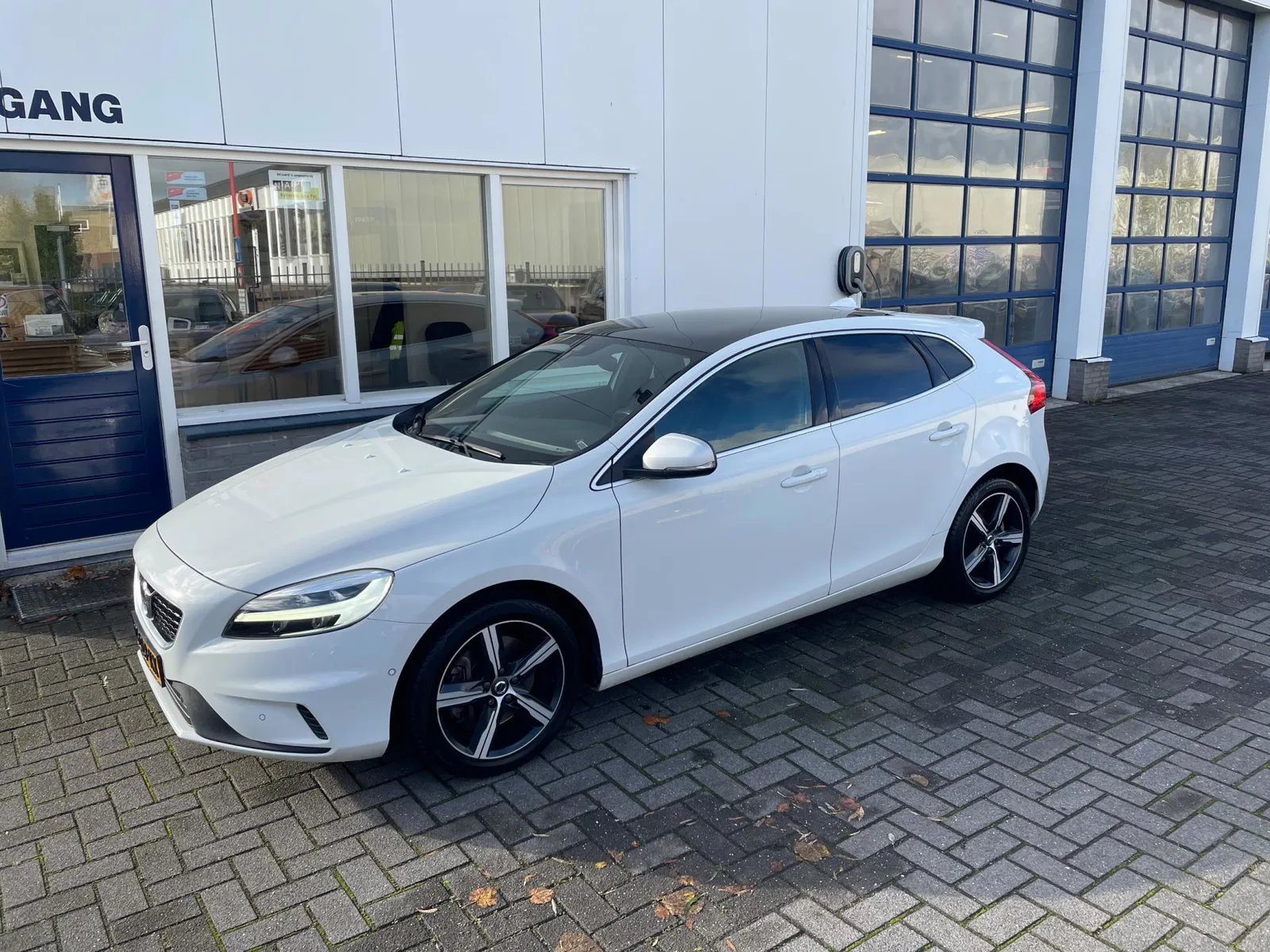 Volvo V40 (2019) — foto 1