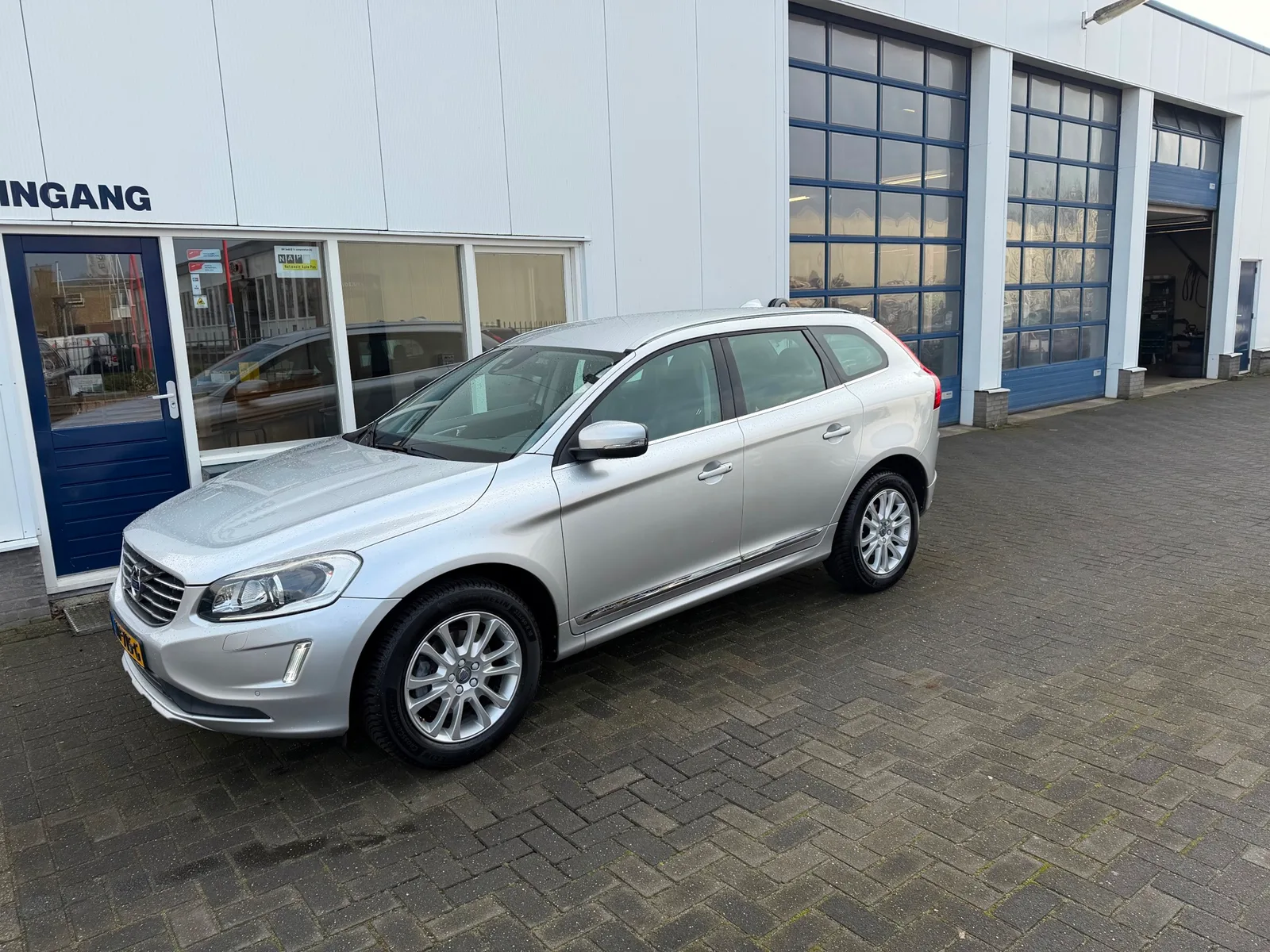 Volvo XC60 (2017) — foto 1