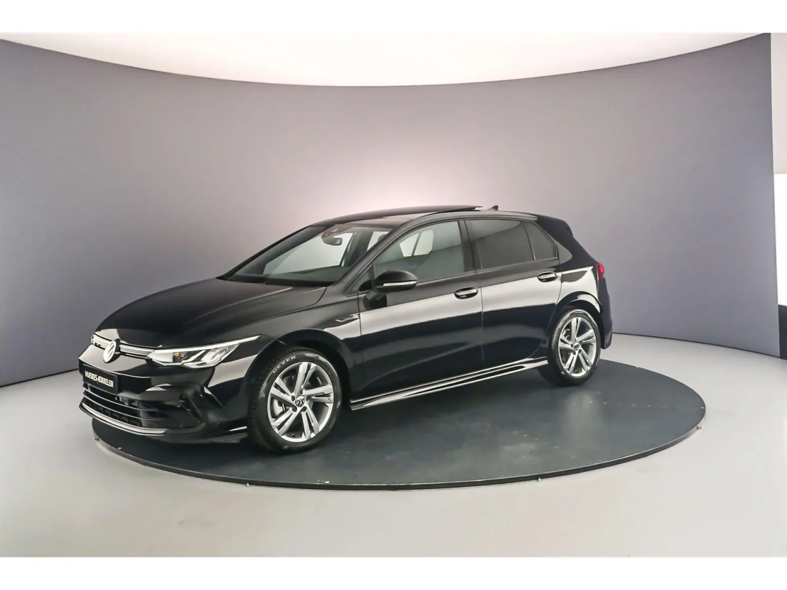 Volkswagen Golf (2023) — foto 1